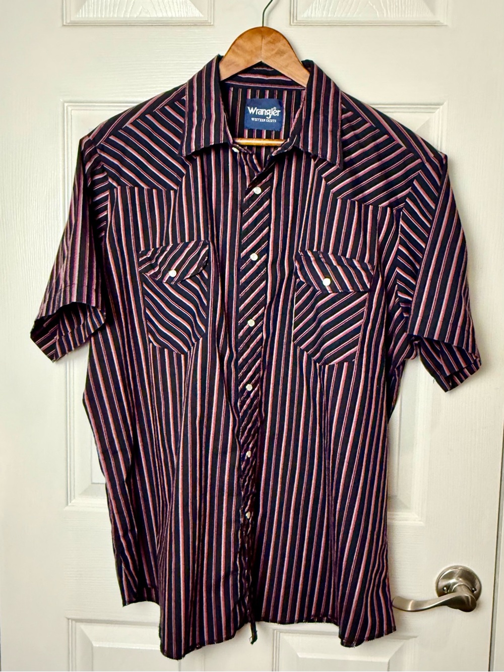 Wrangler Men's Short Sleeve Pearl Snap Button-Down Striped Shirt